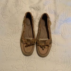 Metallic sperrys worn twice